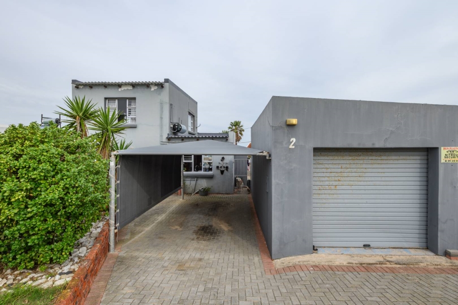 3 Bedroom Property for Sale in Beachview Eastern Cape